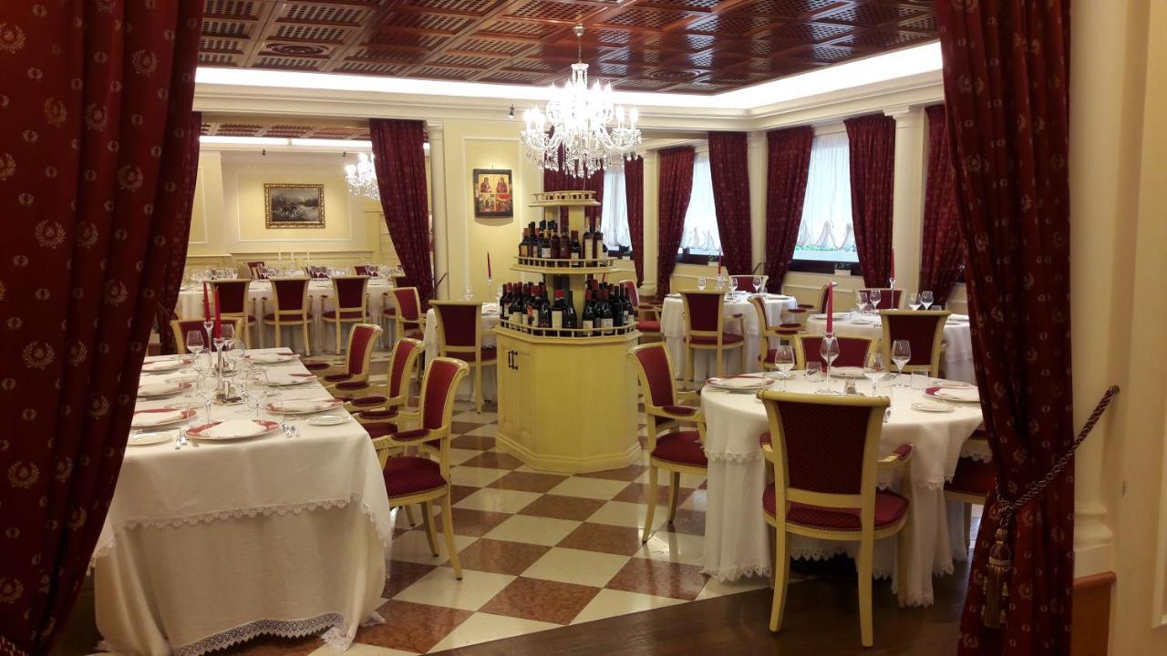 Savoy Beach Hotel & Thermal Spa Bibione Exterior foto Restaurant in Italy