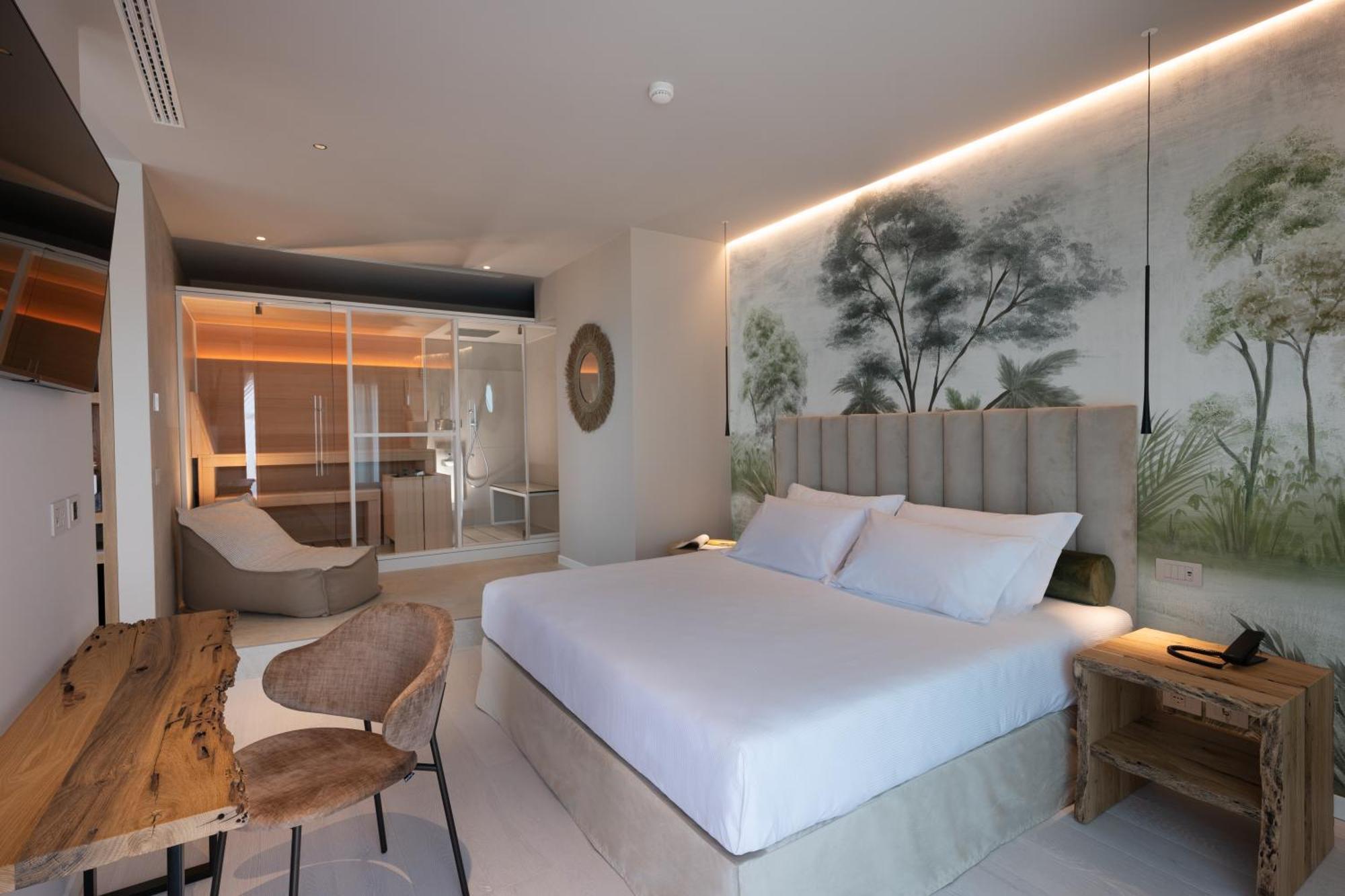 Savoy Beach Hotel & Thermal Spa Bibione Exterior foto A bedroom at the hotel